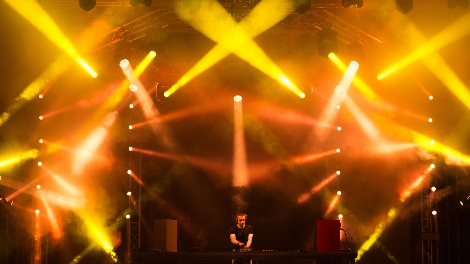 Read more about the article Soul Beach Music Festival 2024 packages: Best VIP & Standard Packages in Aruba
